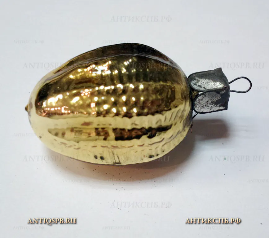 Елочная игрушка стеклянная "Орех". СССР. №19359.61